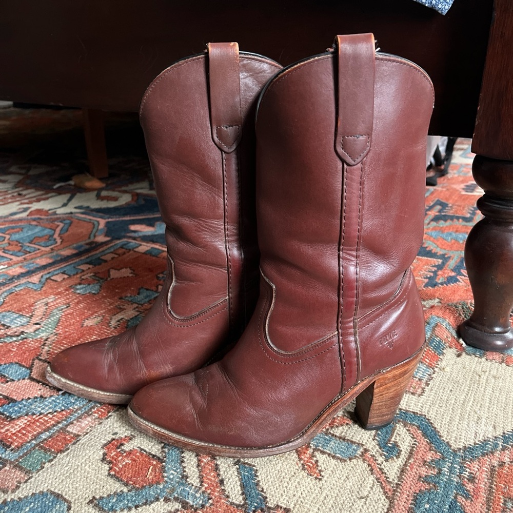 Vintage Women’s Frye Ruby Cowboy Boots - size 10B.
